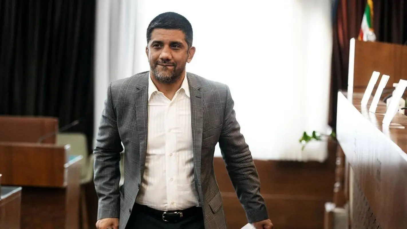 علیرضا دبیر، با لباس گشاد وقتی نوجوان بود! (عکس)