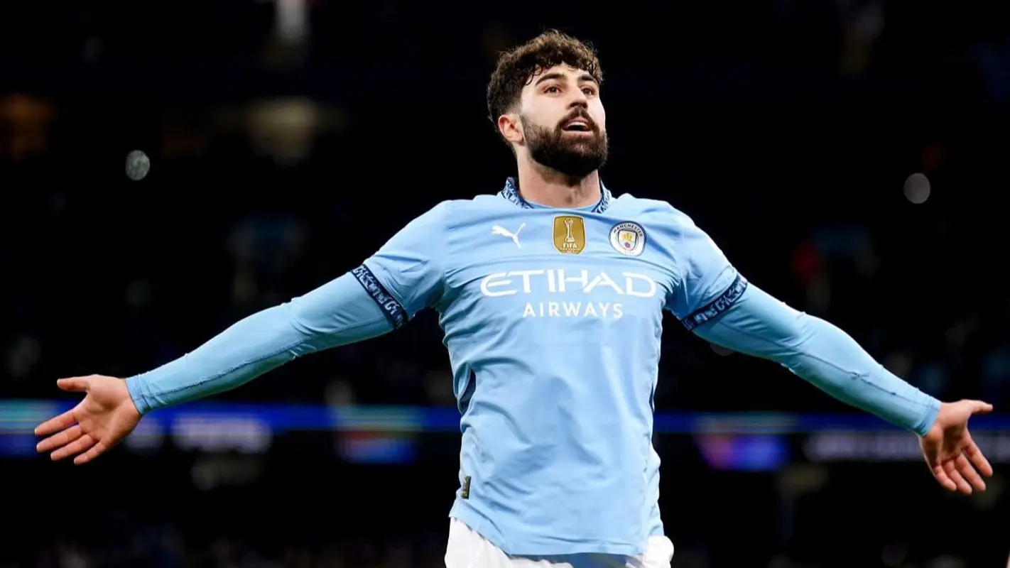 خاکی بودن باورنکردنی یک فوتبالیست! (عکس)