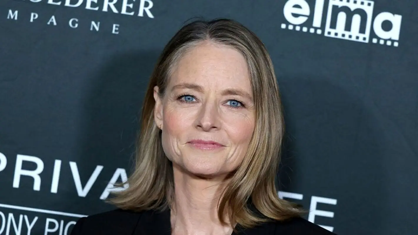 استایل خیره کننده جودی فاستر در پاریس (عکس)