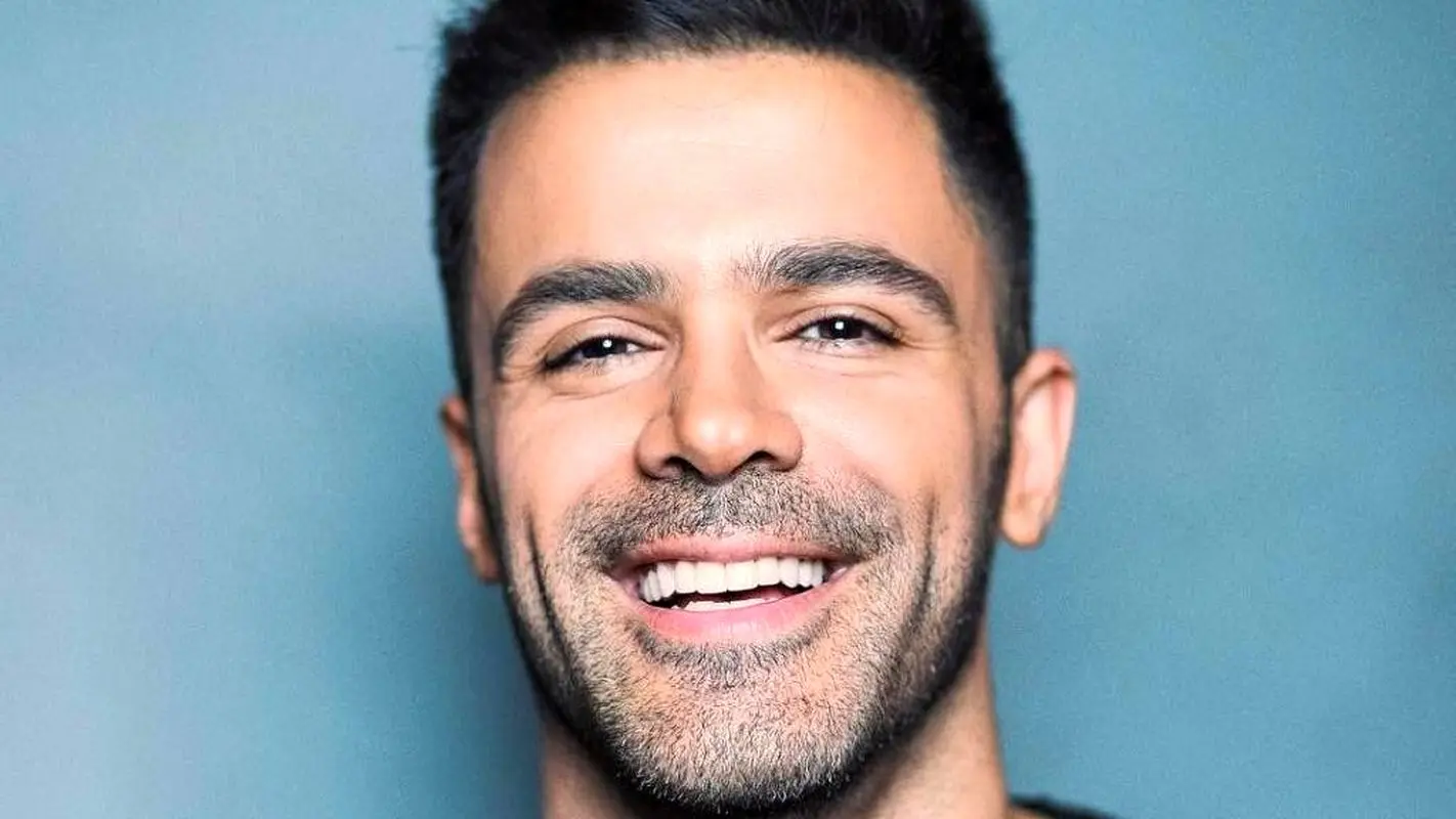 سلفی عجیب و خواب‌آلود سیروان خسروی از اتاق خوابش که همه را غافلگیر کرد!