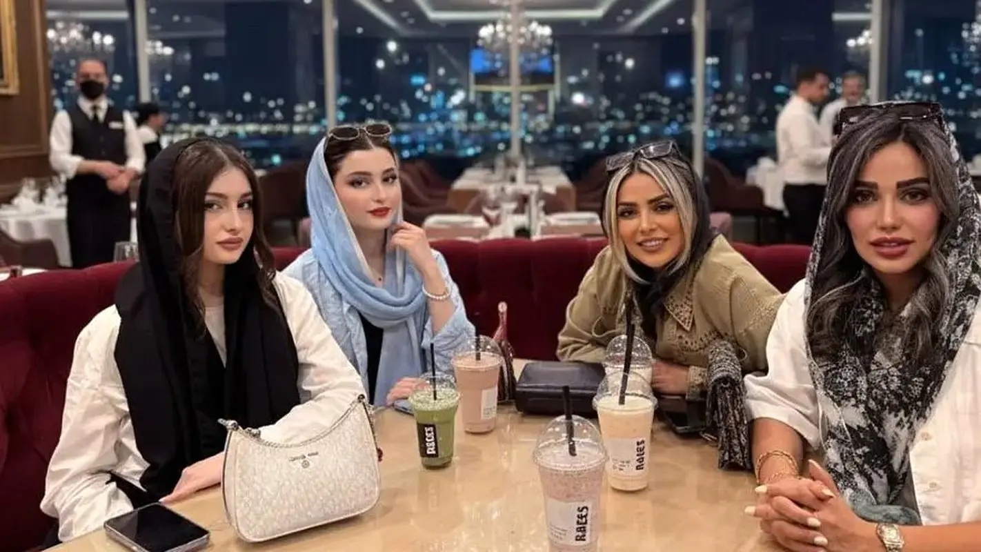 عکس های لورفته از دورهمی های سارا و نیکا/ دخترای نقی چه قرتی شدند