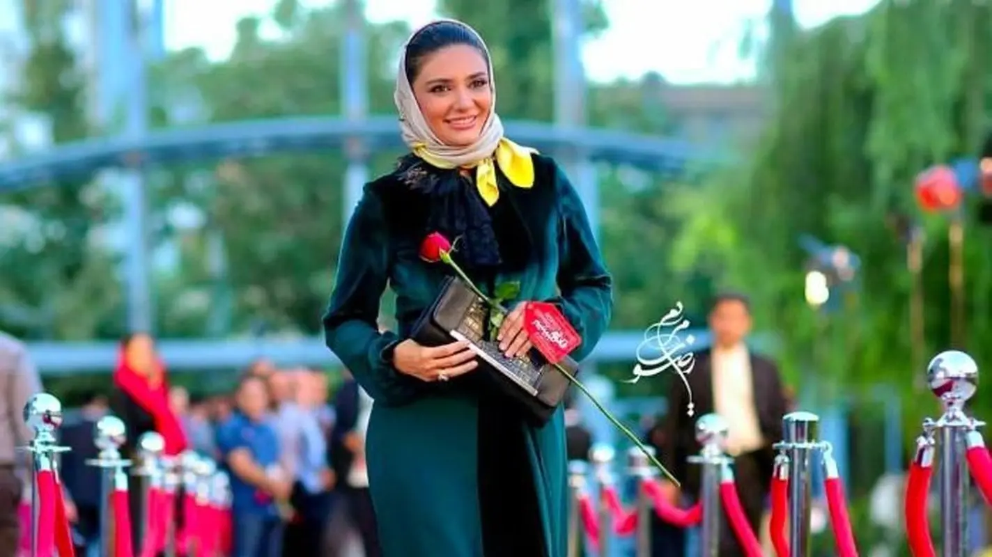 عکسی ناب از لیندا کیانی در آغوش مادر پیرش + عکس های خصوصی خانوادگی