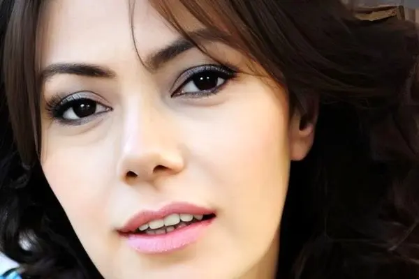 بیوگرافی و زندگی خصوصی مهتاب بایری و همسرش / عمرا اگر می دانستید!