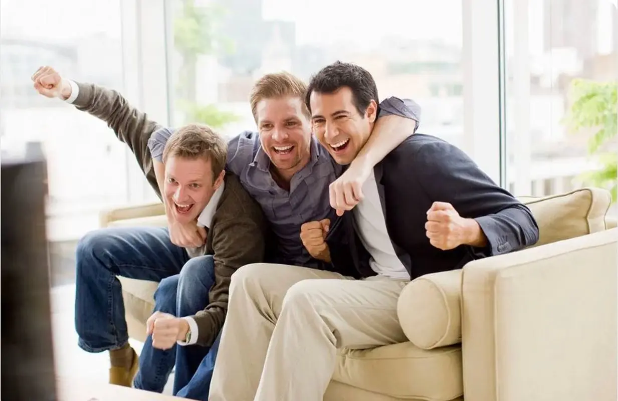 با رفیق بازی همسرم چه کنم؟ 