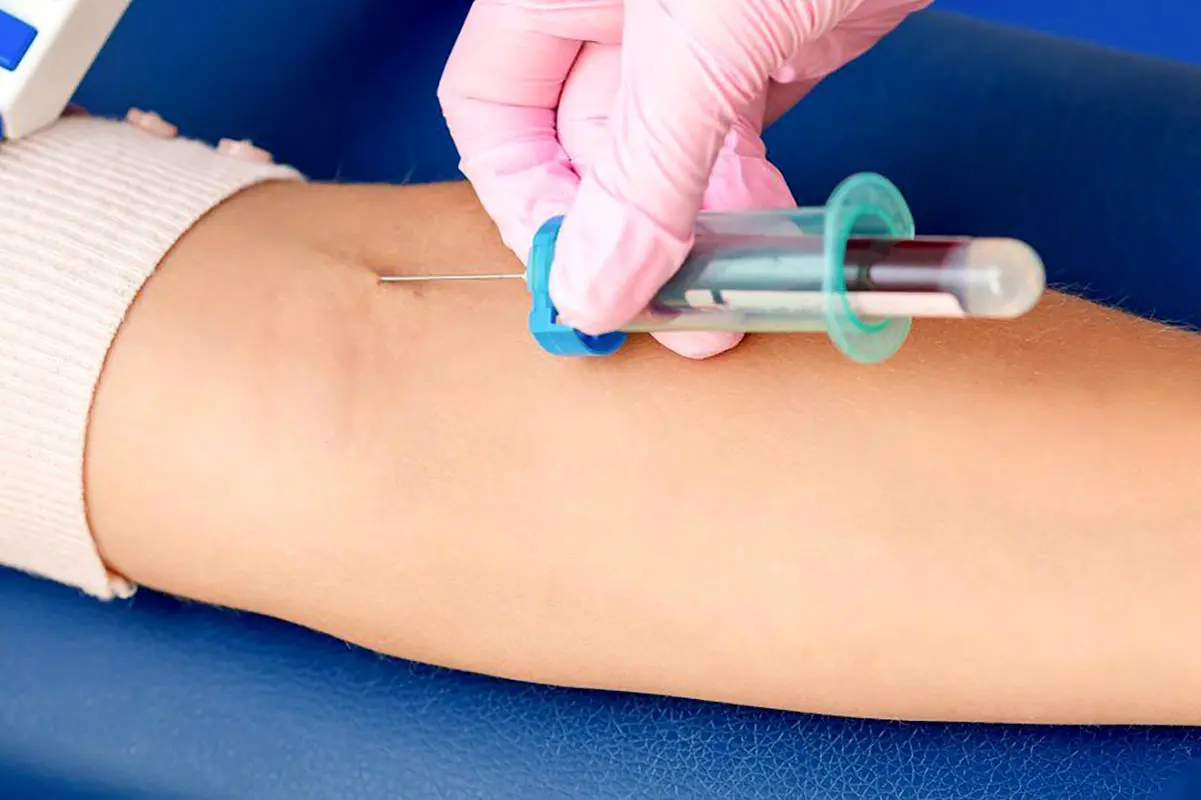 بهترین آزمایشگاه‌های شمال تهران؛ لیست شماره تماس و آدرس مراکز معتبر