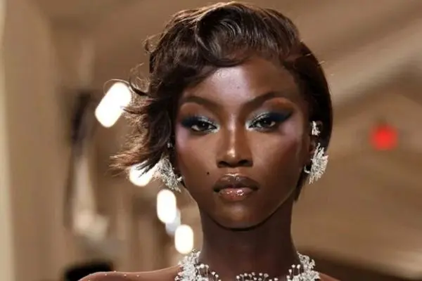 مسحورکننده و افسانه ای مثل این سوپرمدل شگفت انگیز (عکس)