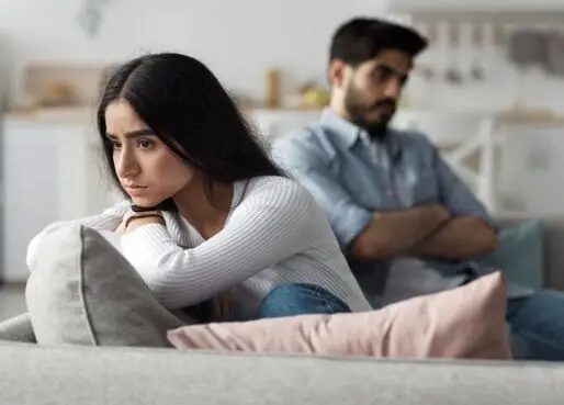 این 7 عادت به ظاهر پیش پا افتاده، راه به طلاق می برند