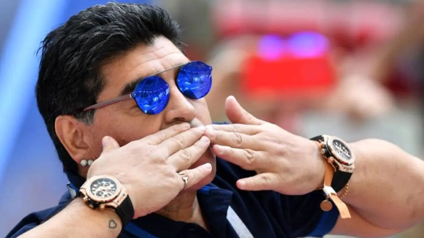 علت دو ساعت مچی بستن مارادونا چیست؟ حقیقتی که نمی‌دانستید!