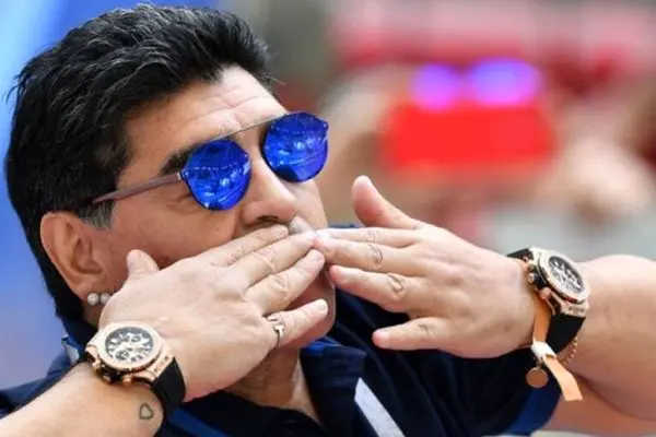 علت دو ساعت مچی بستن مارادونا چیست؟ حقیقتی که نمی‌دانستید!