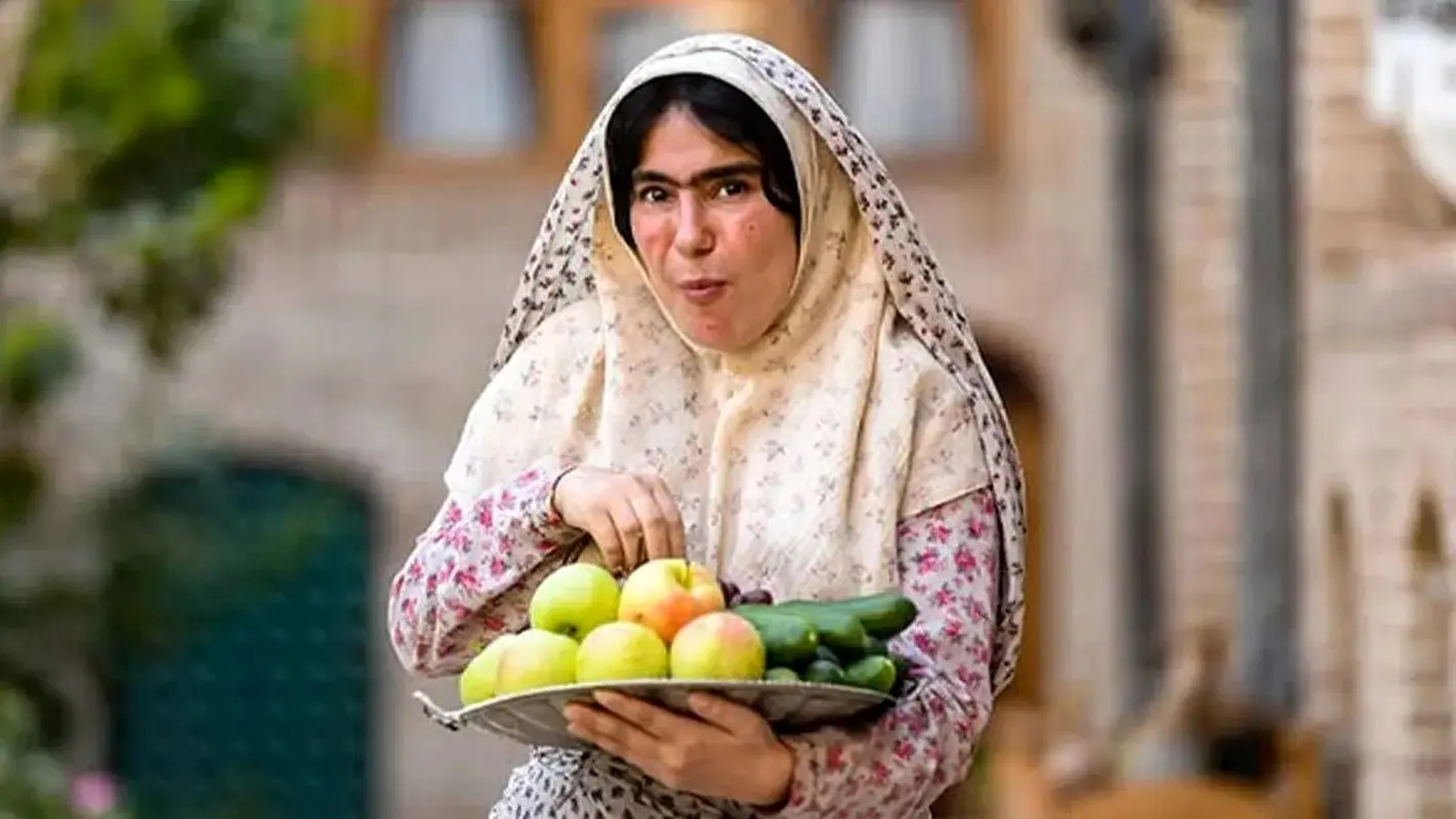 شیدا یوسفی با استایلی متفاوت در سفر به دبی؛ طاووس سریال بامداد خمار چشم‌ها را خیره کرد!