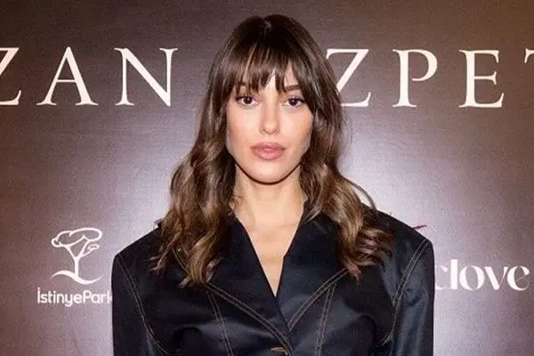 استایل جدید ستاره ترک در جشنواره فیلم مصر یک ترند روز است (عکس)