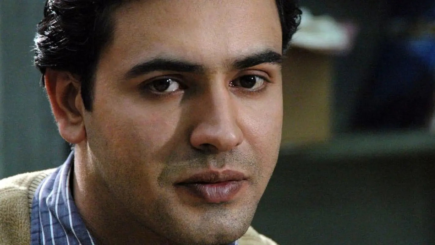 عکس‌های خاص کیک عروسی عمار تفتی و لباس عروس صورتی همسرش!