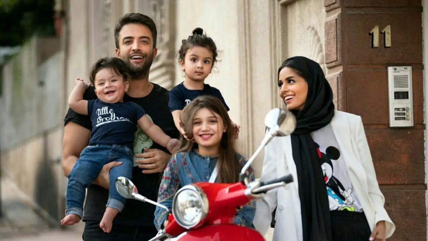 تصاویر فوق‌العاده از دختر زیبای خواننده مشهور ایرانی ؛ در فقدان مادرش بزرگ شد