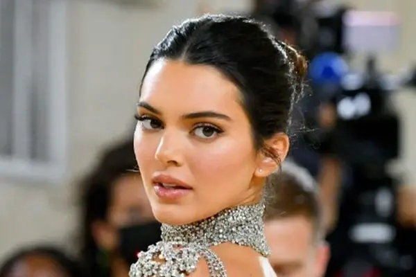 لوکس بودن به روش کندال جنر با انتخاب کیف های خاص و برند (تصاویر)