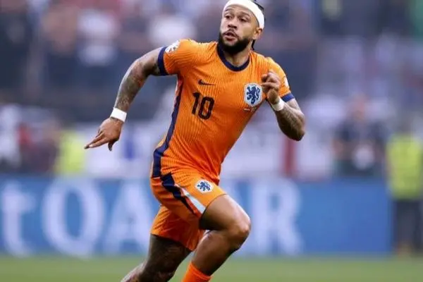 جنجال یک زن باردار برای ستاره فوتبال