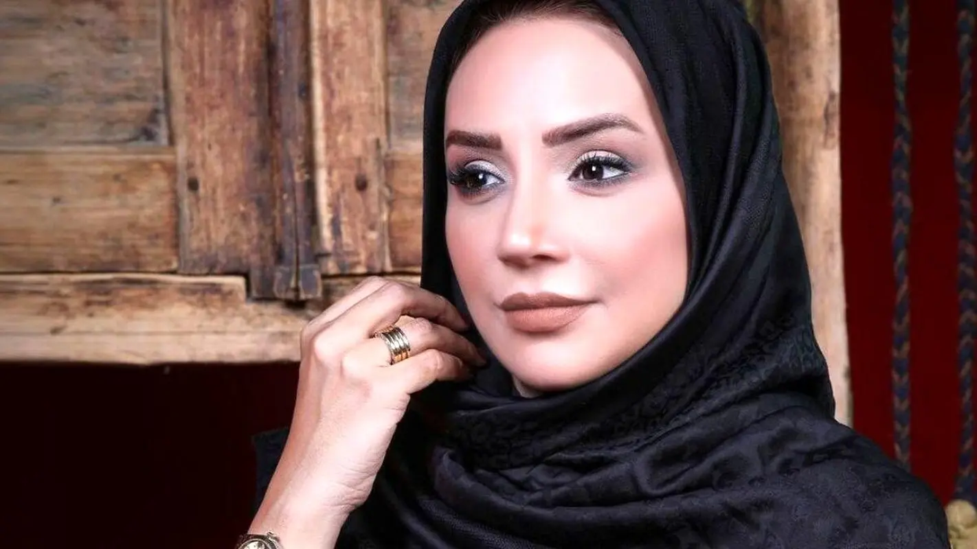 ژست عجیب و خنده‌دار شبنم قلی‌خانی در عکاسی جدیدش!