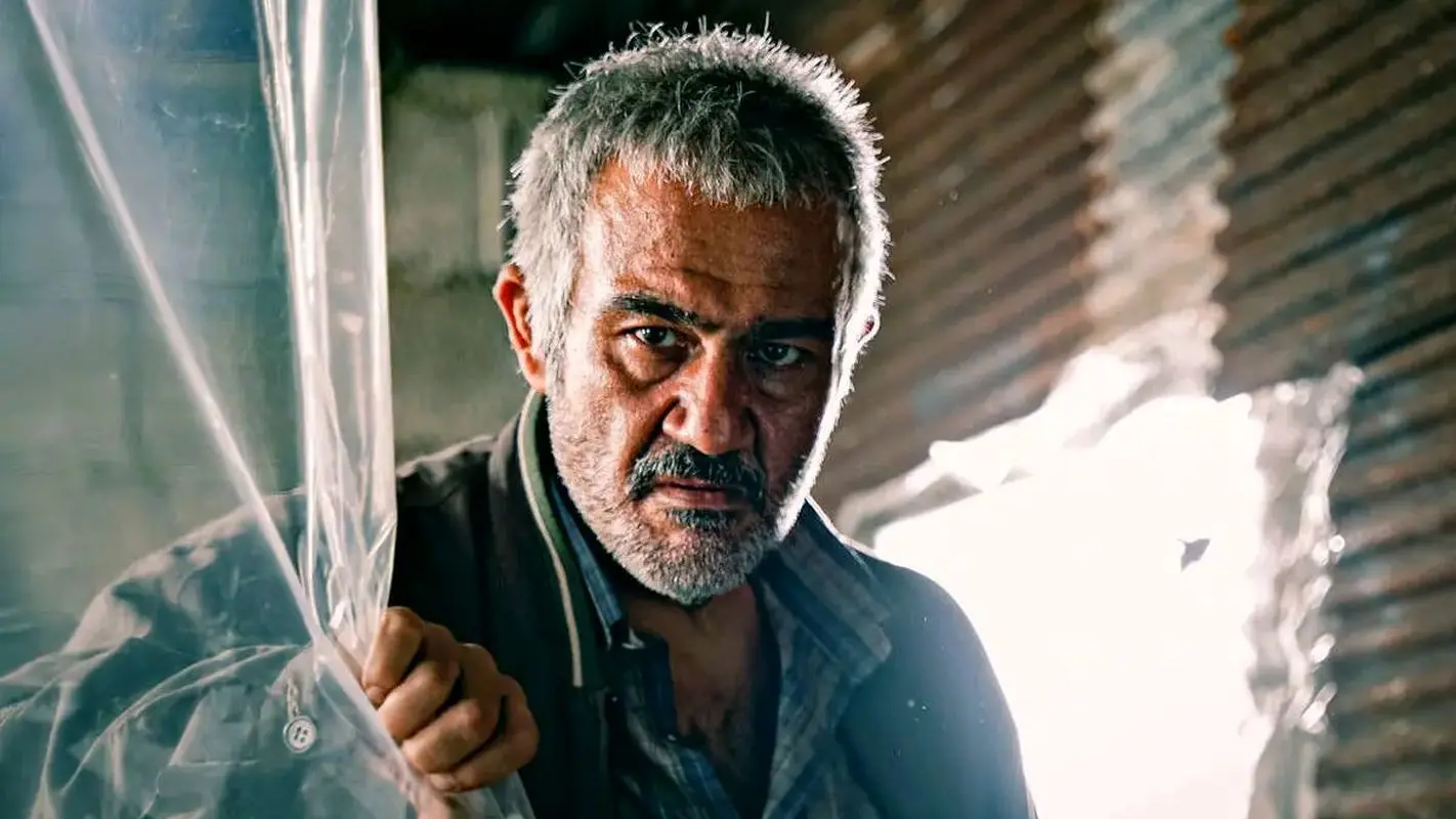 فیلم شوکه کننده از مهران غفوریان / آقای بازیگر مادرش را پنهان کرد !