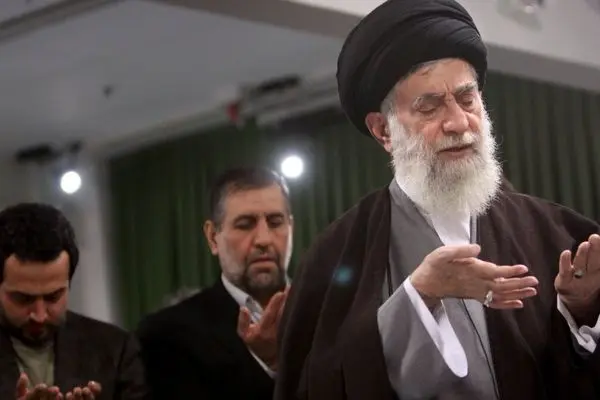 عکس‌های لو رفته از مصطفی زمانی در بیت رهبری، سال ۱۳۸۸