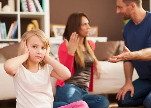 چگونه درگیری‌های خانوادگی را در حضور کودک مدیریت کنیم؟