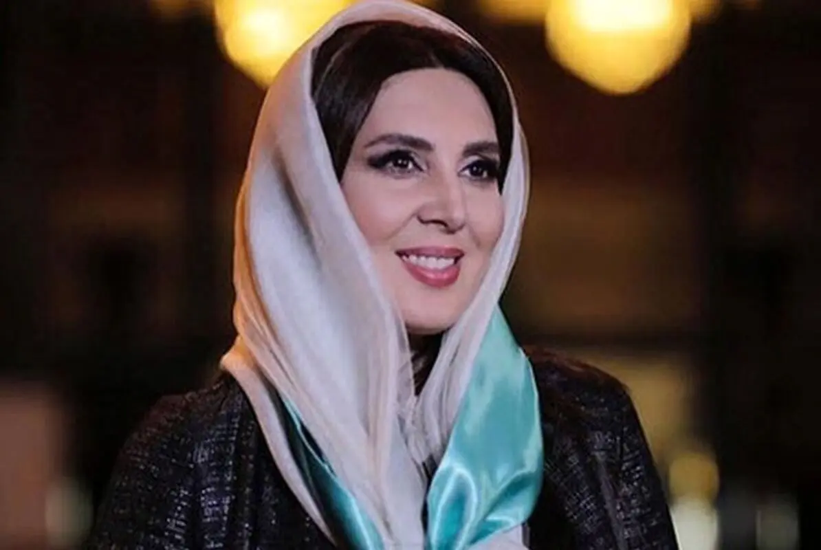 برف بازی لیلا بلوکات با یک استایل زمستانی شیک