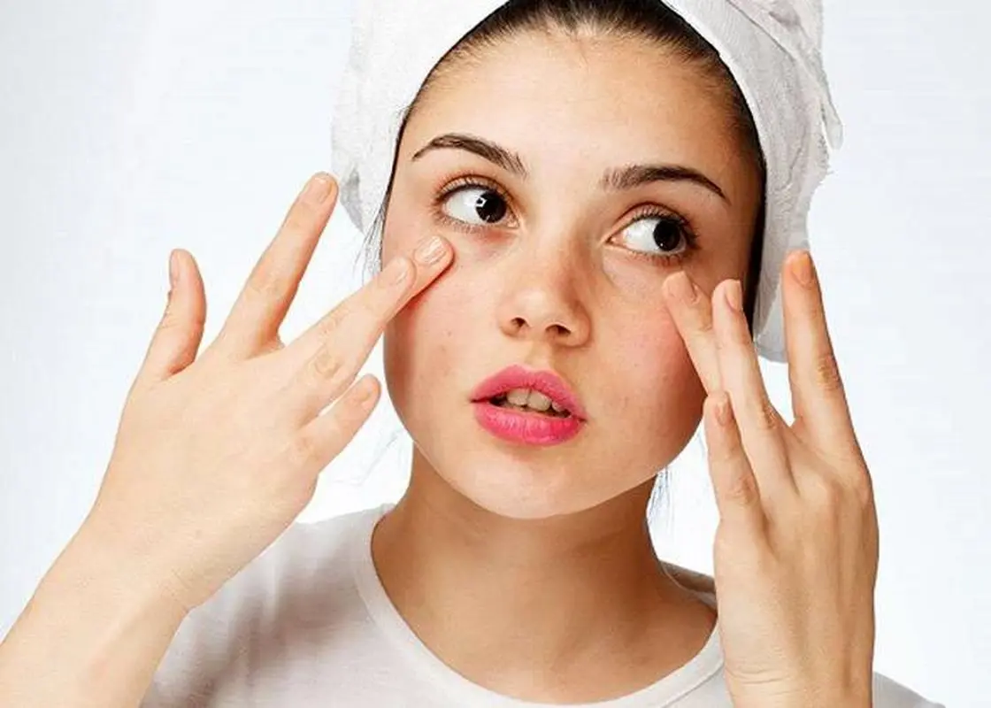 این روغن برای دور چشم معجزه می‌کند

