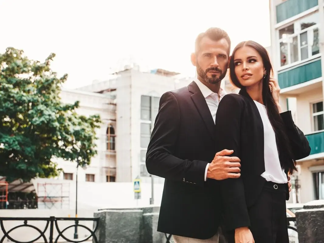 با این راهکارها شوهرت رو مجذوب خودت کن/چیکار کنم شوهرم عاشقم بمونه؟