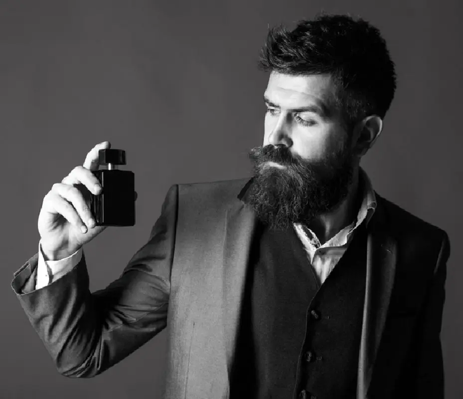 خوشبوترین عطرهای مردانه مناسب روز پدر 