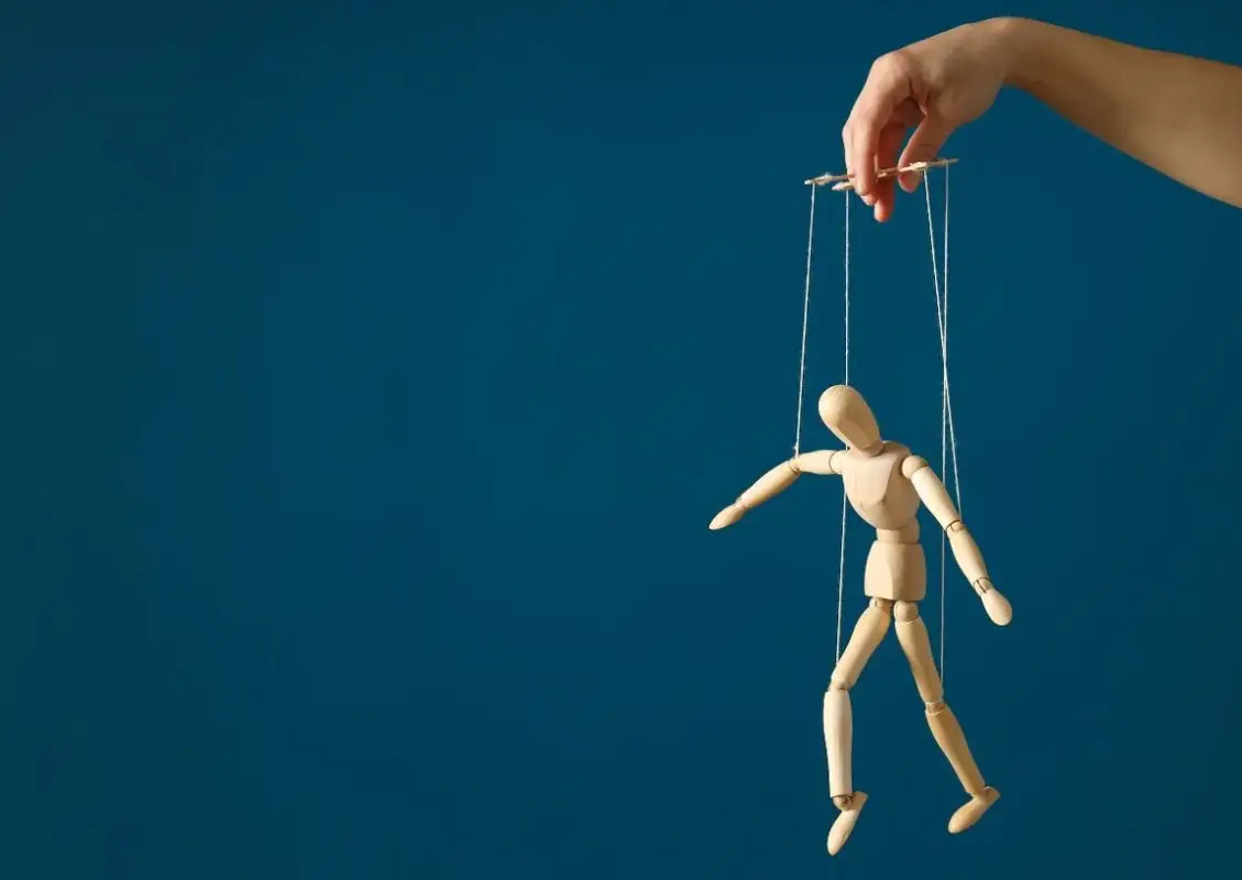 کنترل گری و خطرات رابطه با افراد کنترل گر