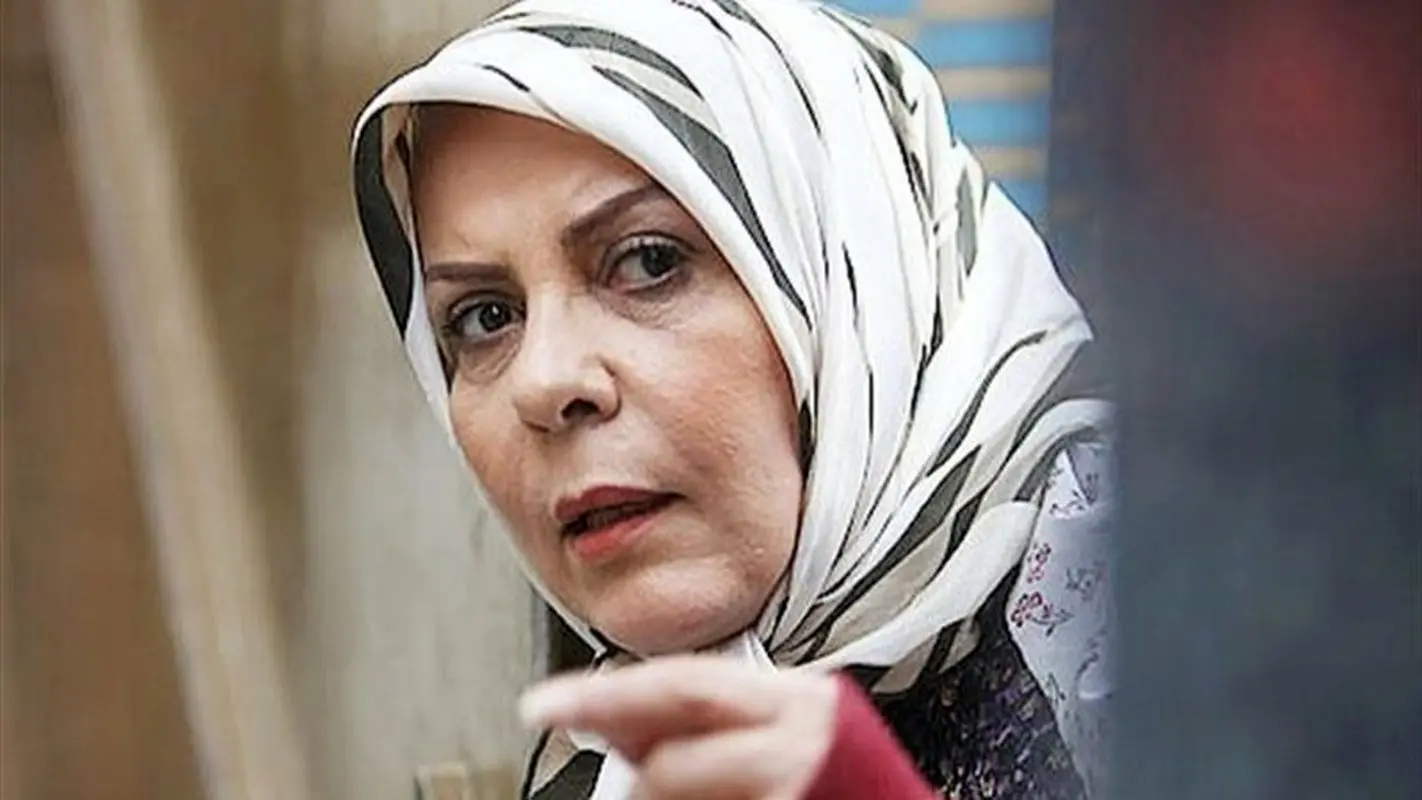 ازدواج خانم بازیگر مشهور ایرانی در 19 سالگی/ از عاشقانه های 41 ساله تا بدنیا آمدن پسری به نام طوفان !