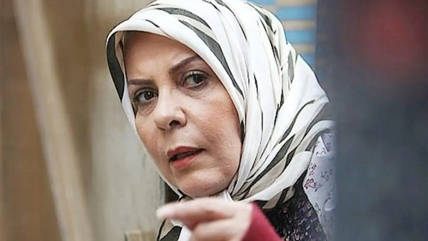 ازدواج خانم بازیگر مشهور ایرانی در 19 سالگی/ از عاشقانه های 41 ساله تا بدنیا آمدن پسری به نام طوفان !