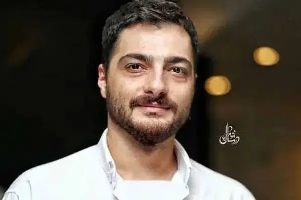 عکس صمیمی سجاد بابایی با پدر و مادر خیالی اش در سریال شغال 