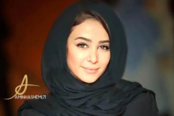 تغییر جسورانه استایل الناز حبیبی؛ از ماکسیمال به مونوکروم + عکس