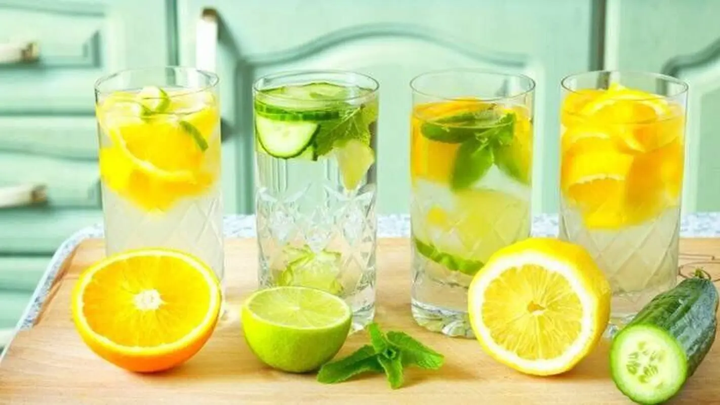 طب سنتی و اینفلوئنسرهای سلامت درست می‌گویند؟/ نوشیدن صبحگاهی آب لیمو باعث لاغری می‌شود؟