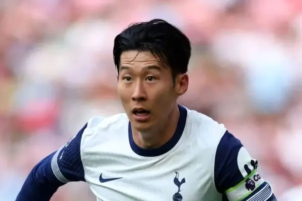 شوک به فوتبالیست معروف؛ ادعای بارداری یک زن (عکس)