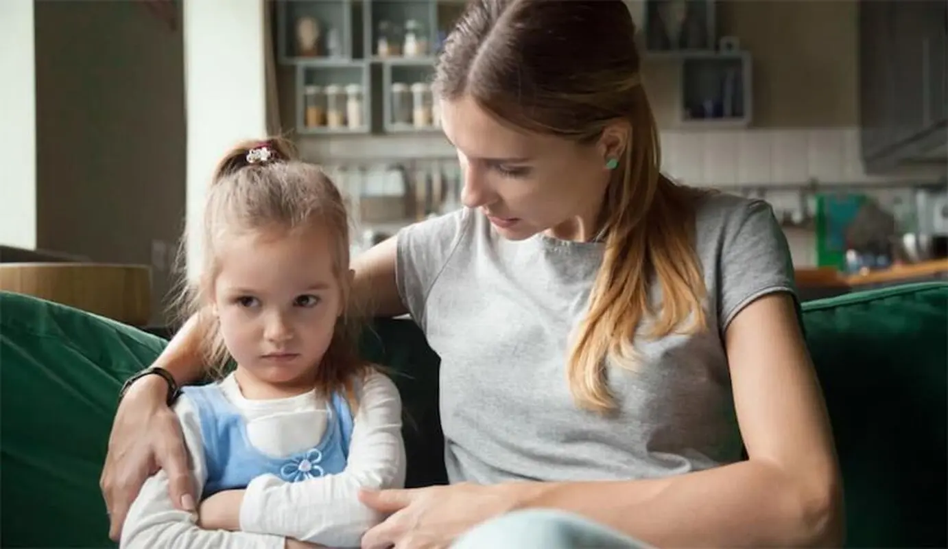 بهترین روش‌های آموزش معذرت‌خواهی به کودکان
