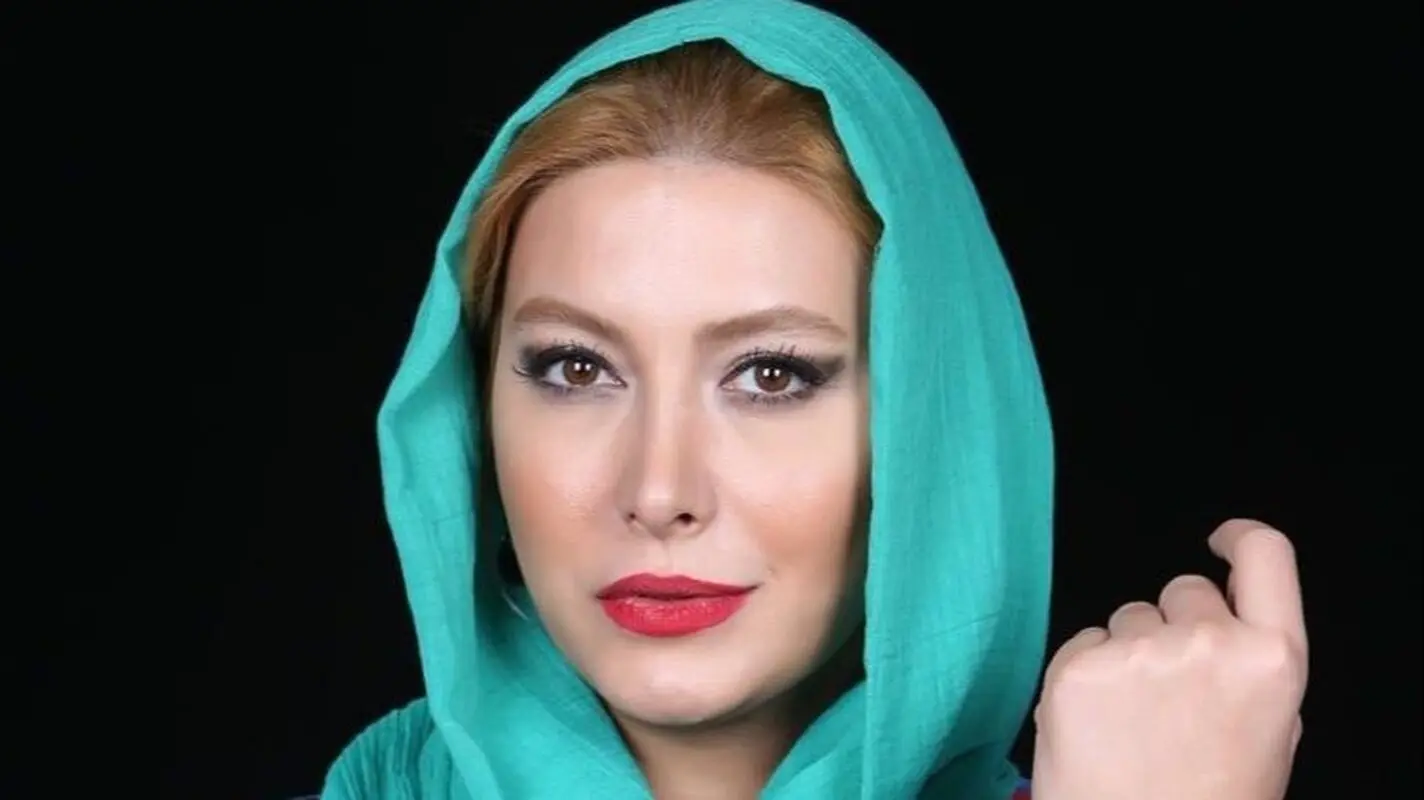 مانتوی گنجشکی فریبا نادری؛ راز جذابیت استایل مونوکروم او چیست؟ 
