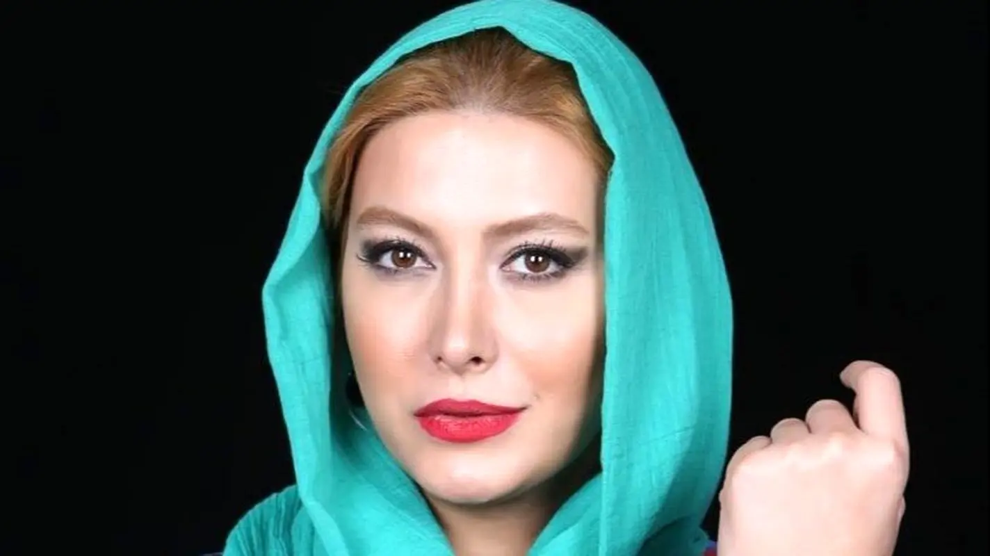 مانتوی گنجشکی فریبا نادری؛ راز جذابیت استایل مونوکروم او چیست؟ 