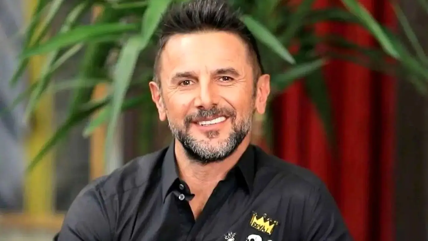 اقدام قابل تحسین امین حیایی در عصرجدید؛ حمایت از معلم بازیگر + فیلم