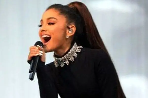 صدای آریانا گرانده اینگونه باعث شهرت او شد!