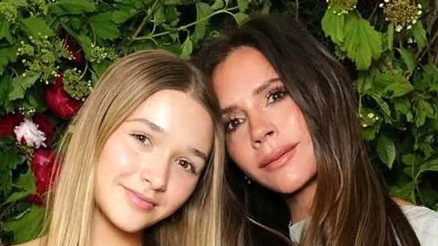 دلیل انتقاد شدید به ویکتوریا بکام چیست؟ / پای هارپر در میان است!