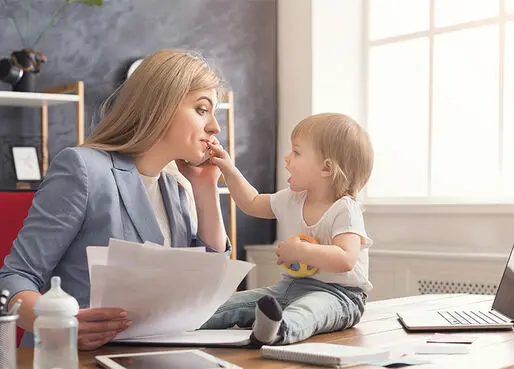 چطور مادر شاغل بین کار و بچه تعادل ایجاد کند؟