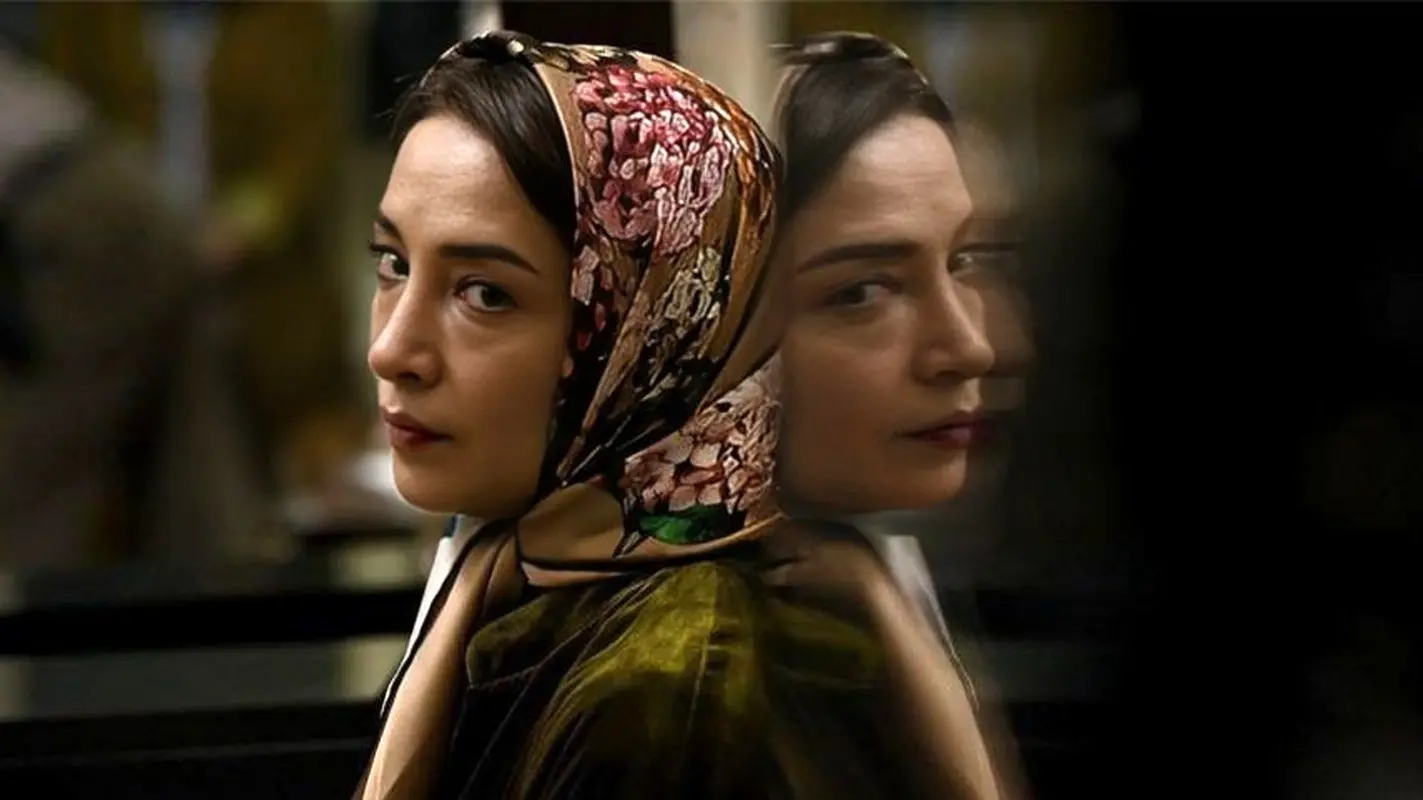 عکس جذاب دوران کودکی پانته‌آ پناهی‌ها / خانم بازیگر در آغوش پدر خوشتیپش !