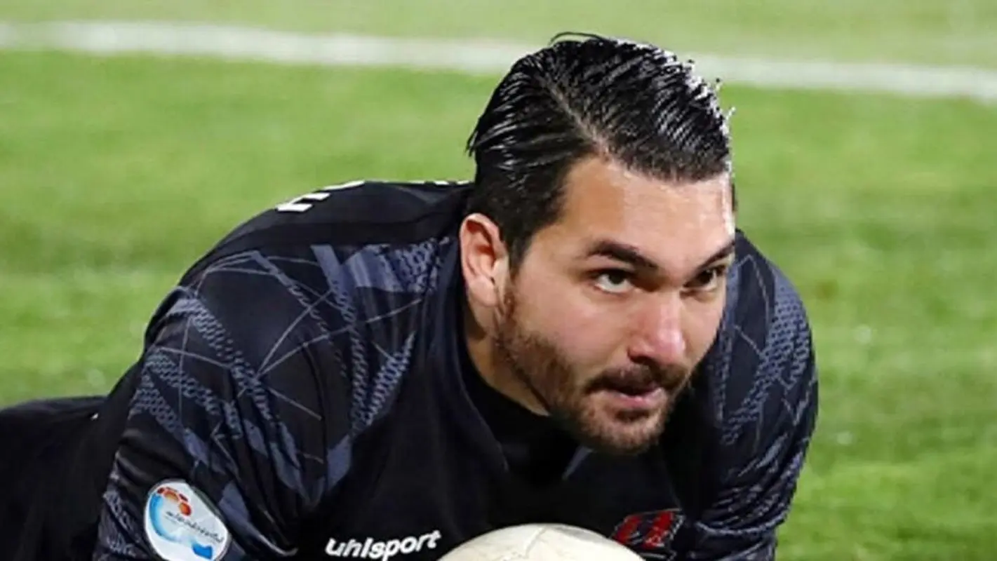 علیرضا حقیقی با این استایل به روزهایی پرتاب شد که محبوب دل دختران ایرانی بود!