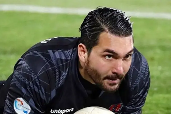 علیرضا حقیقی با این استایل به روزهایی پرتاب شد که محبوب دل دختران ایرانی بود!