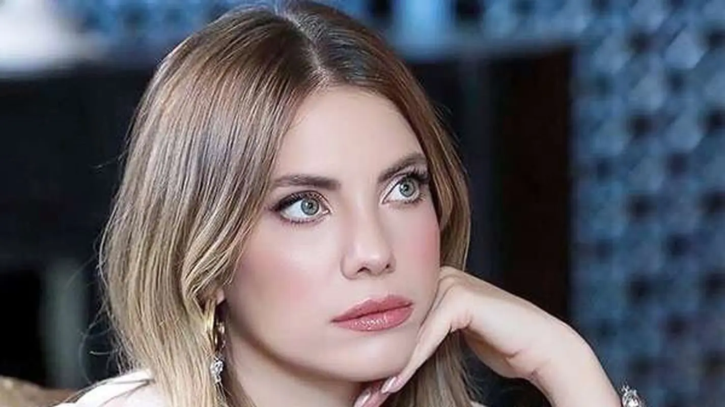 اولین عکس از شوهر و دختر خانم بازیگر سریال ممنوعه / شیک و خوشگل 