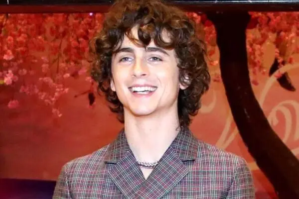 آیکون دخترها صورتی پوش شد! (عکس)