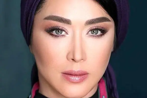استایل جنجالی سارا منجزی پور با شومیز آبی خاص!