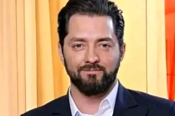 بهرام رادان و مینا مختاری با کتابخانه‌ای لوکس؛ شاهکارهای بی‌نظیر عباس کیارستمی!