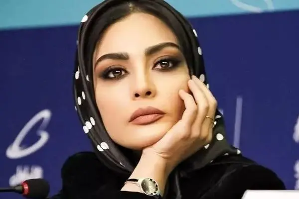 تیپ جنجالی صحرا اسدالهی با استایل ماتریکسی وسط خیابان + عکسها