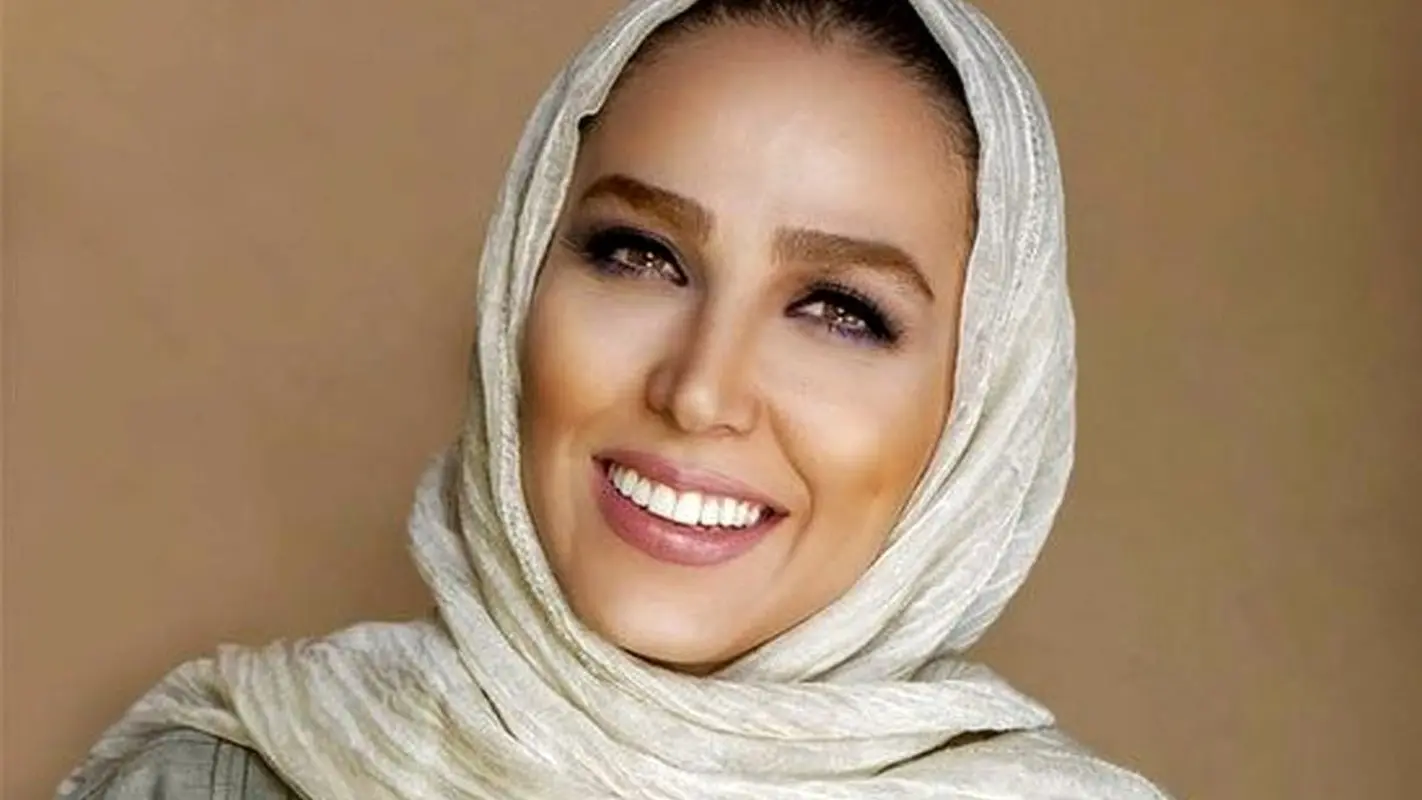 اولین سالگرد ازدواج سوگل طهماسبی با کیک توت‌فرنگی